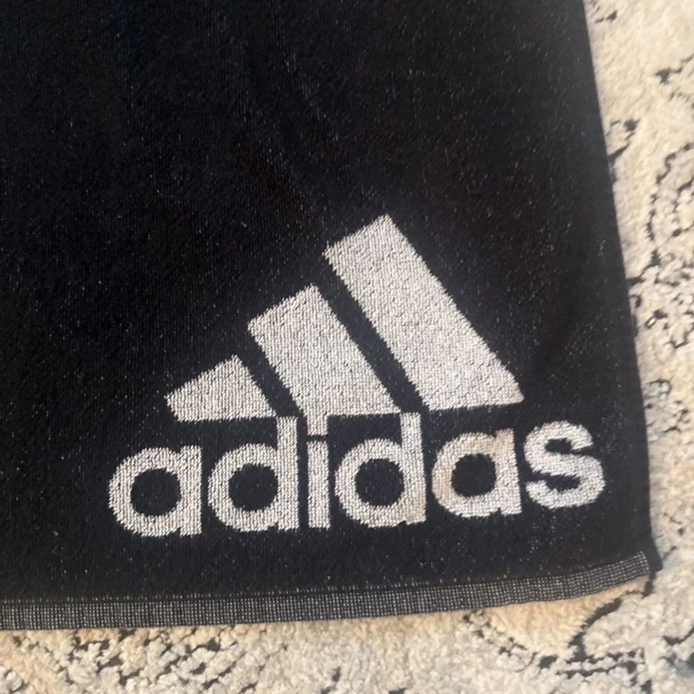 Adidas 3 Bar Small Towel  Unisex Swimming Sports Cotton Towel 50x95cm Black 90s